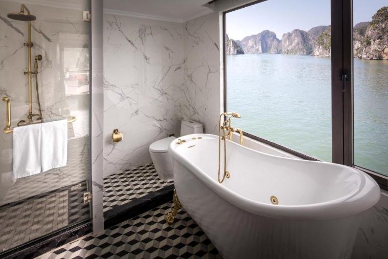 Phòng Ambassador Suites